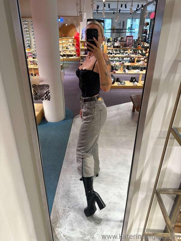 Be a good boy for me and pay for my new shoes! 150€