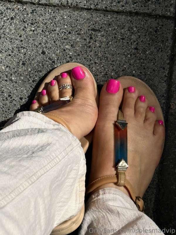 Sandal season is here my dear foot boys 💓