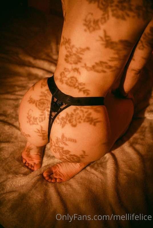 👣