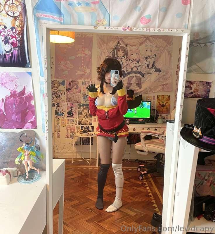 Megumin photoset is VIP exclusive so go sub while my birthda..