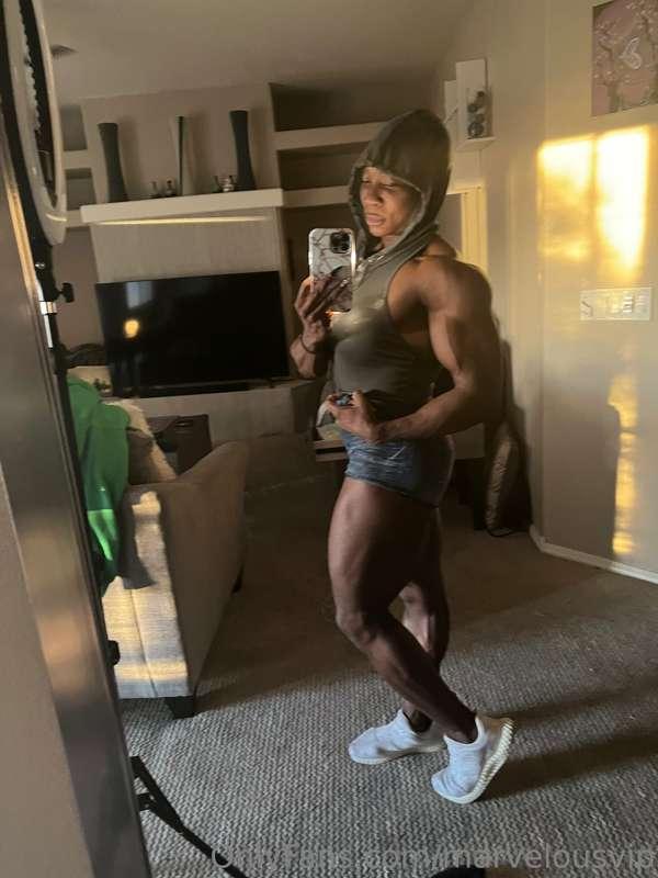 Send a tip and I’ll send you a surprise for you to enjoy😉
