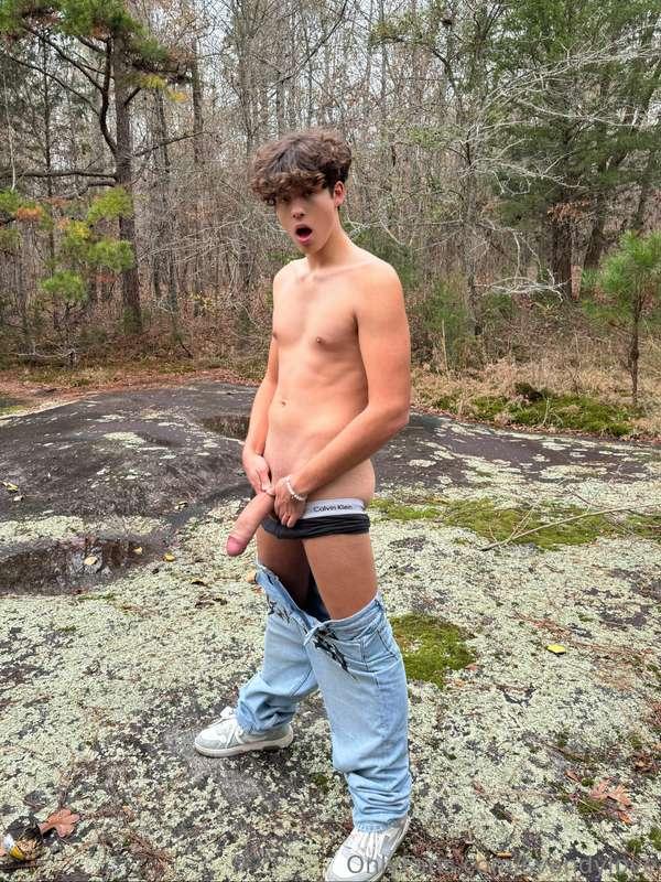 Dick out in the middle of the woods 😏💦 I love outdoor fun, d..
