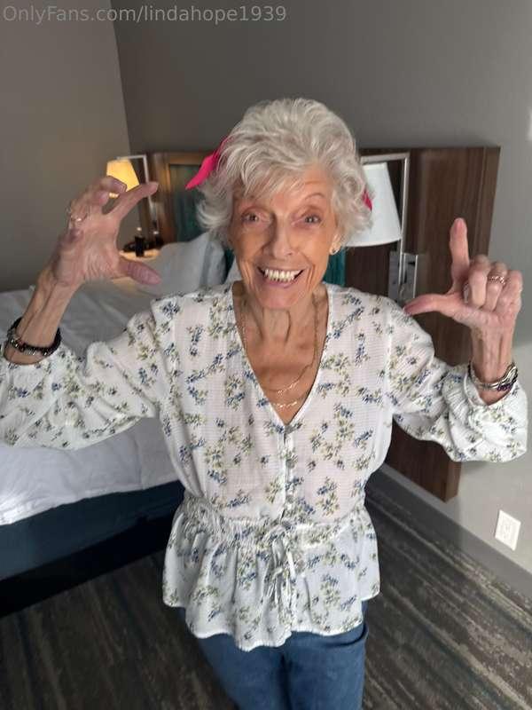 The kind of distraction you secretly want 😘