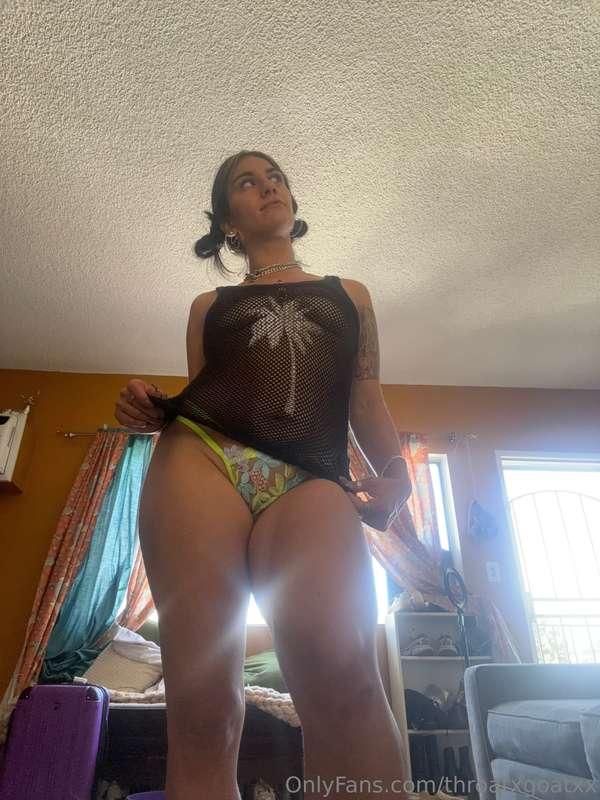 I’m feeling EXTRA slutty tonight..wanna get into some troubl..
