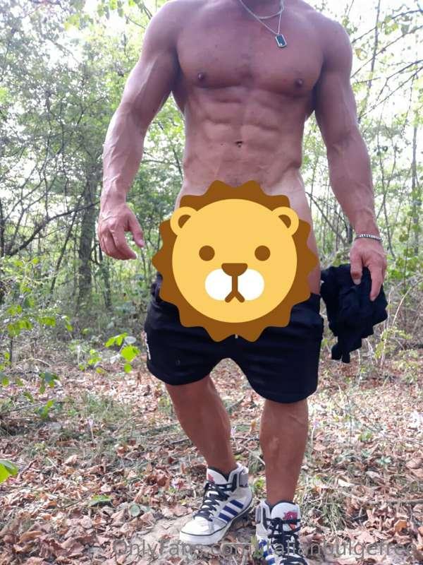 Today walking in the nature.

Camminata nella natura...

3$ ..