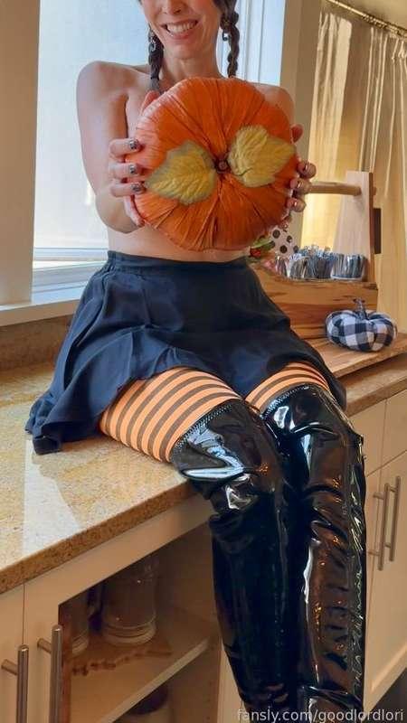 #tits and #boots 😈

Sweet as pumpkin pie 😇