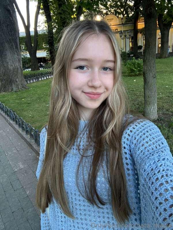 Do you like to spend time in a park ?😋#ai