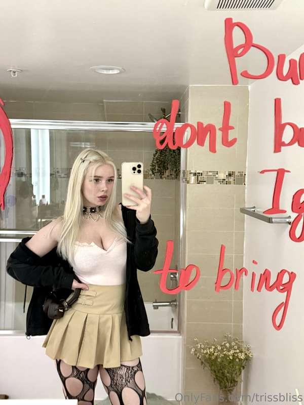 Do you like my thighs? 🙈