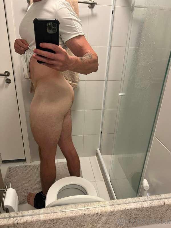 Been focusing on my glutes since I injured my back and it’s ..