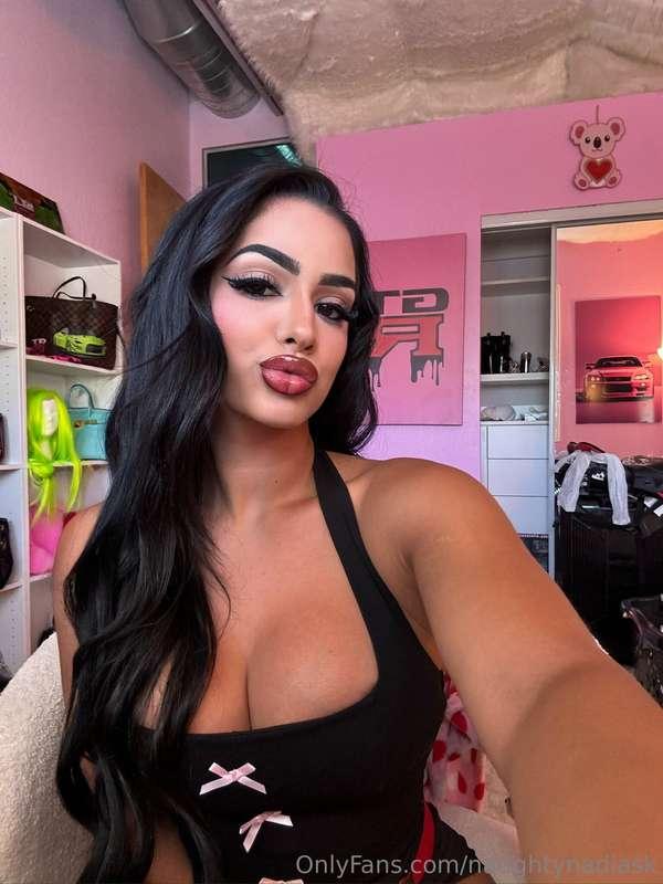 Hi papi.. u wanna play with these? And it's up to u to figur..