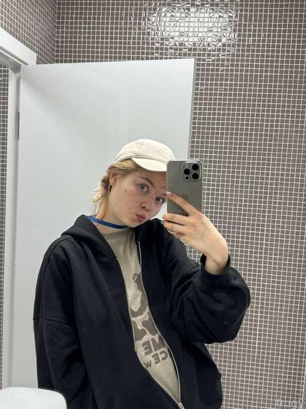 yep starting my day from checking up my health and it’s really important! 💚
I wanna say u that don’t forget about doctors and check everything as often as u can 💡
and mental health important too (yeah I’m smart haha😂) btw and I’m here for u anytime u wanna talk, I always support u, don’t worry 🫶🏼

♡ #cute #schoolgirl #teen #nextdoorgirl #gfe #college #young  #health #tiny ♡