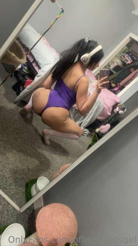Cum here?? 💜🍭