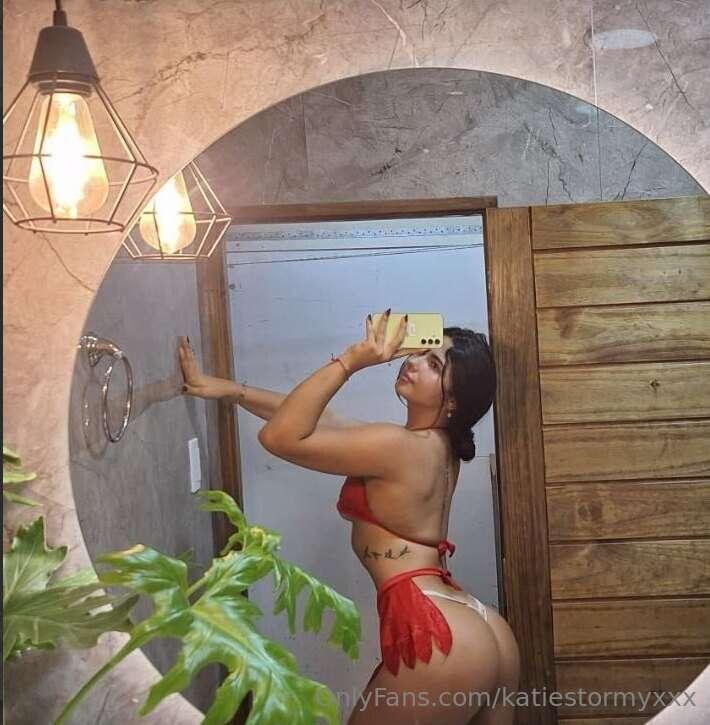 🚨 STOP THERE 🚨 🔥🔥 FREE SUBSCRIPTION 🔥🔥  ✨ @issytemptressxx ✨..