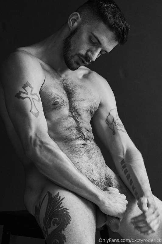 xxxtyroderick image #8