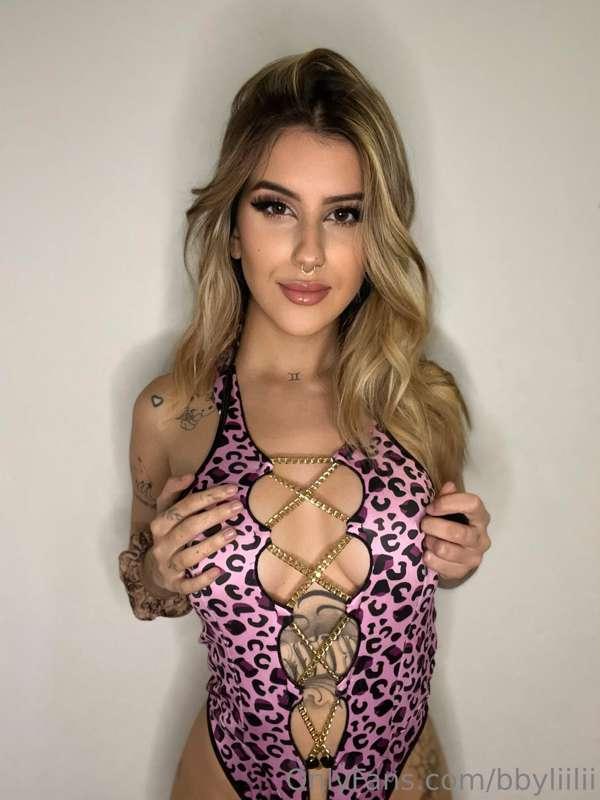 🎀  ᴏɪʟɪɴɢ ᴛʜᴇꜱᴇ ʜᴜɢᴇ ᴛɪᴛᴛʏꜱꜱ🎀