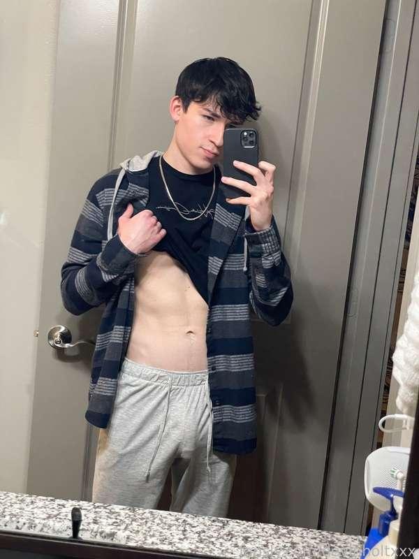 here's my wiener
#tiktoker #tiktok #dick #uncut #twink