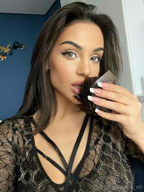 I can be your dessert 😈