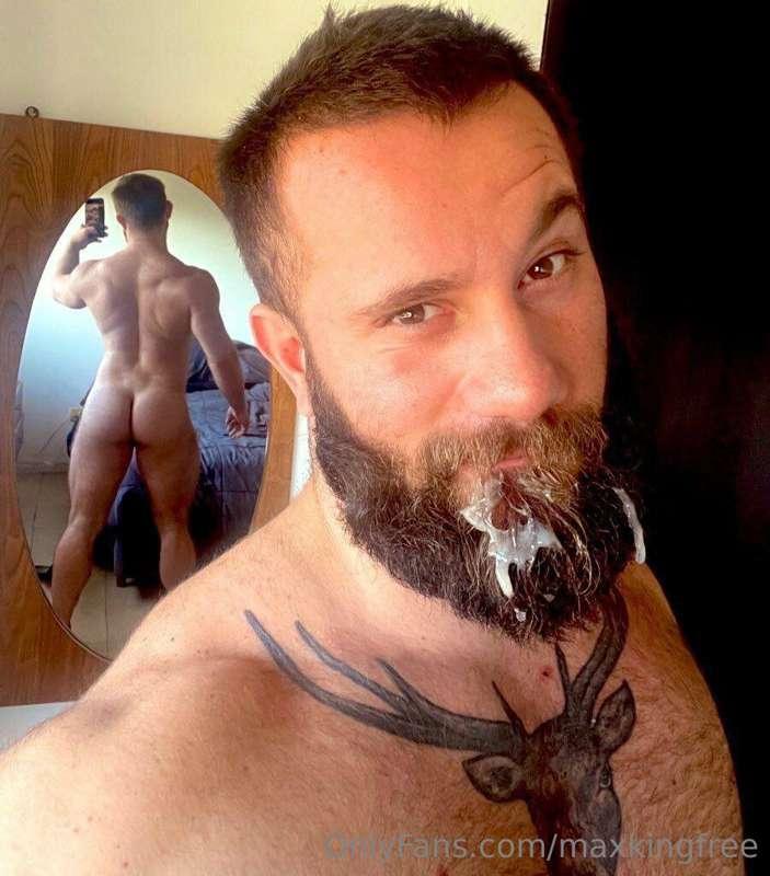 𝙵𝚁𝙴𝙴 𝙶𝙸𝙵𝚃🫦🫦
**My Favorite Bear Guy**🔥
# *FOLLOW NOW BABE!!* ..