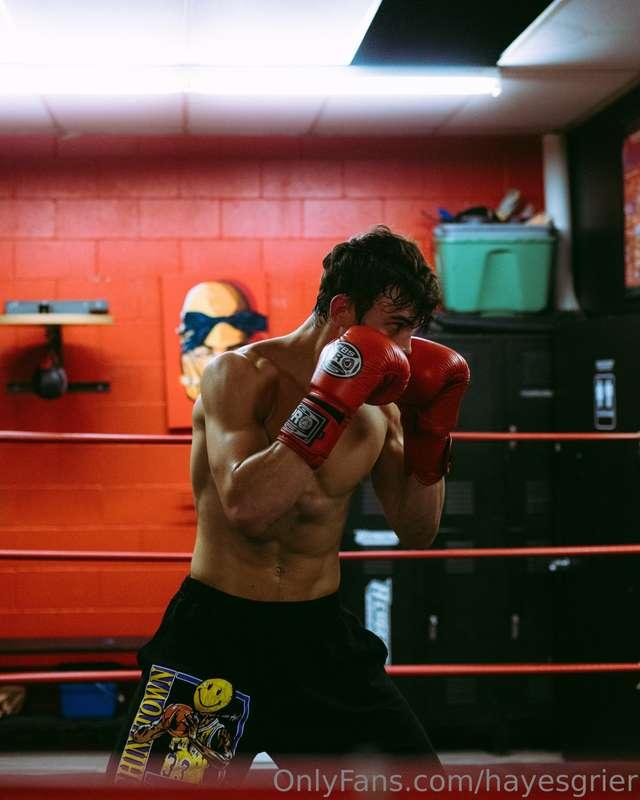 Anybody think I should get back into boxing lmao