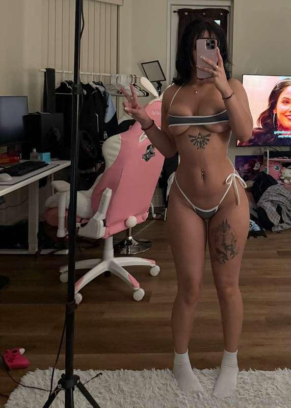 Do u like my very micro bikini ? :p