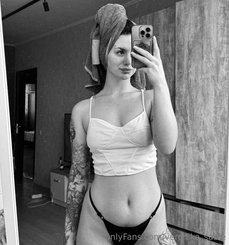 Woke up craving kisses and coffee... in that order 😘☕