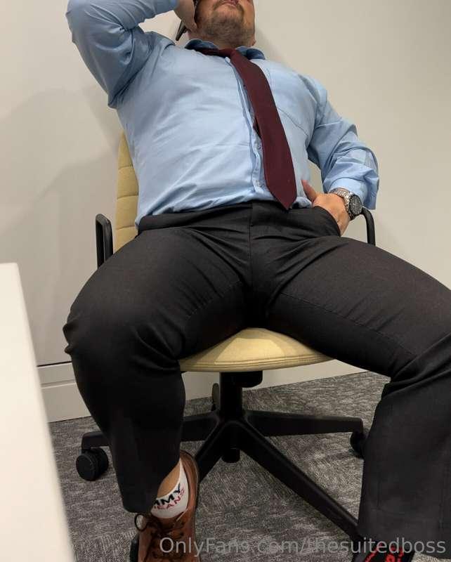 thesuitedboss image #0