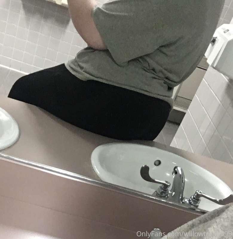 willowtree1995 image #0