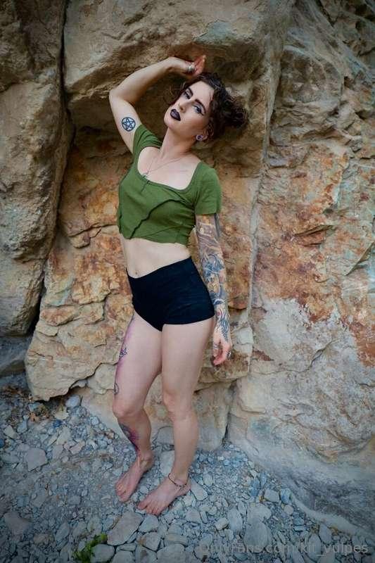 Striking a pose for you 👐🏻