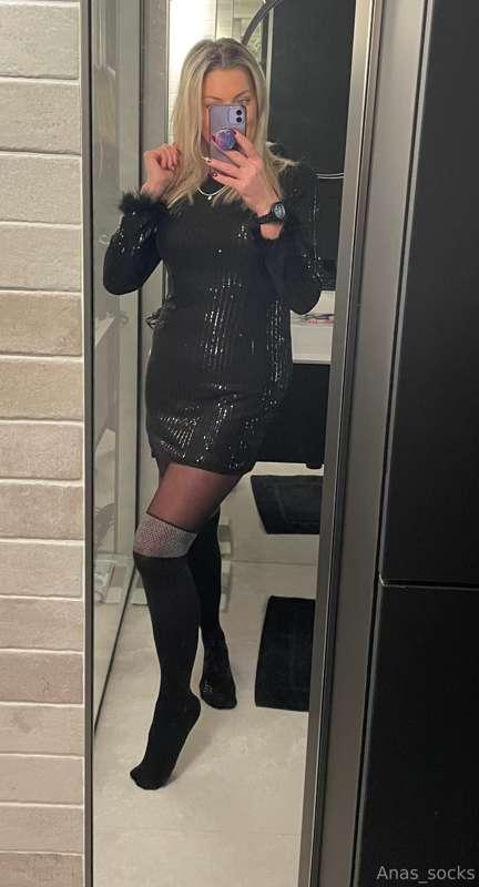 Pretty in black 🖤😈