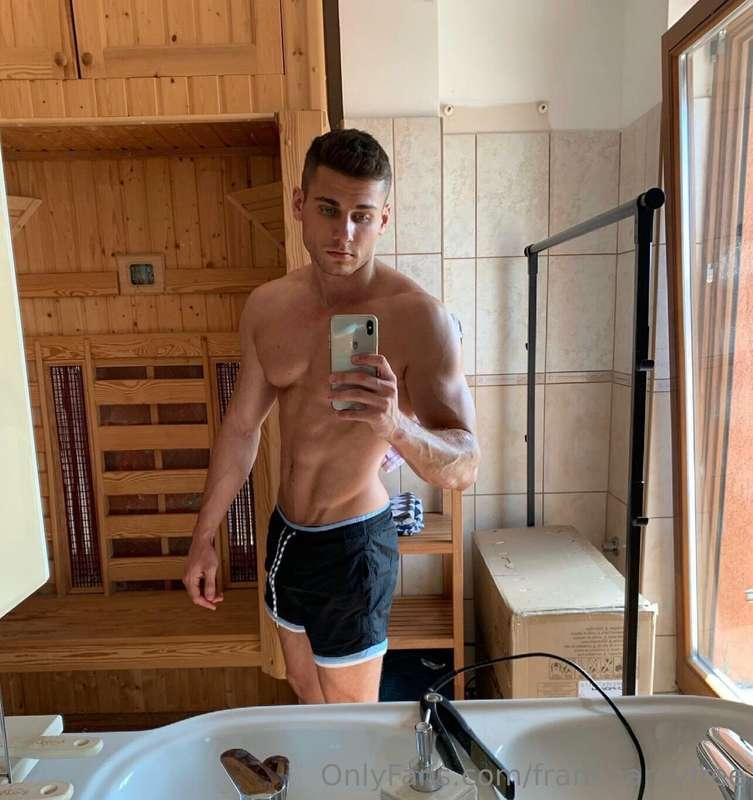 nude sauna content here👉🏼 @frankhardy 30% OFF only 6$‼️