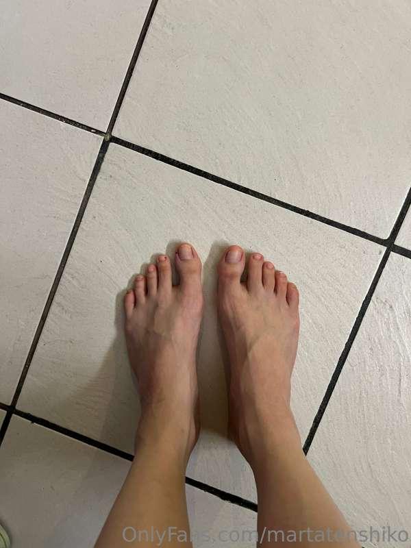 Non so scegliere cosa sia più attraente!
Per Me vince la 2 🤣..
