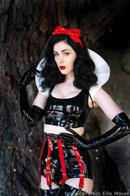 miss_ellie_mouse image #0