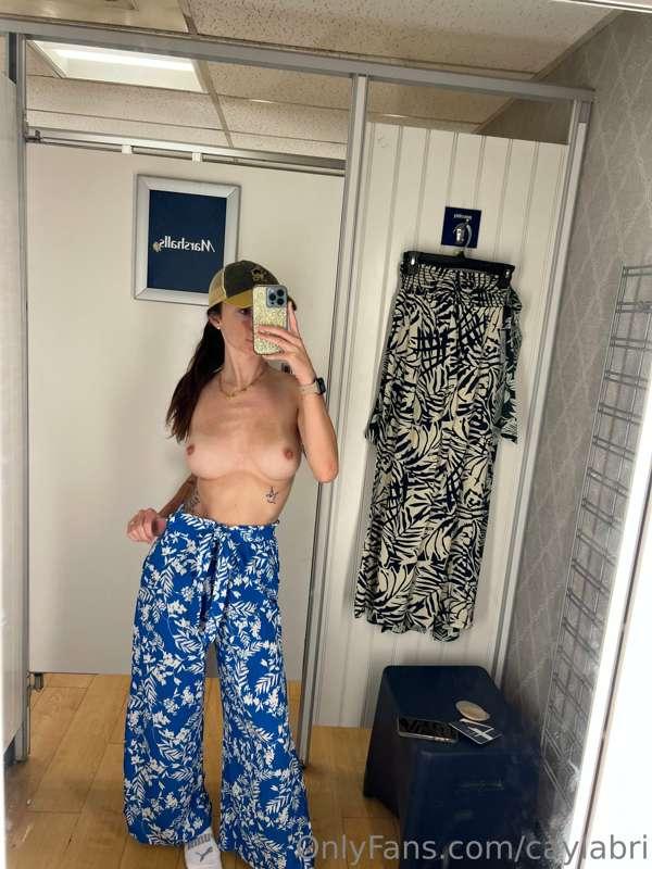 Would u go shop with me??😈