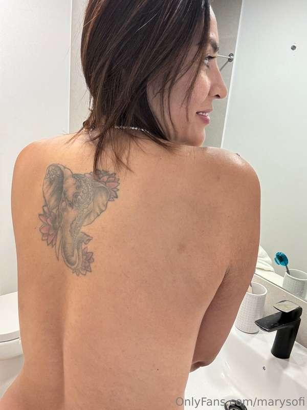 Tattooed hottie incoming 💋😉