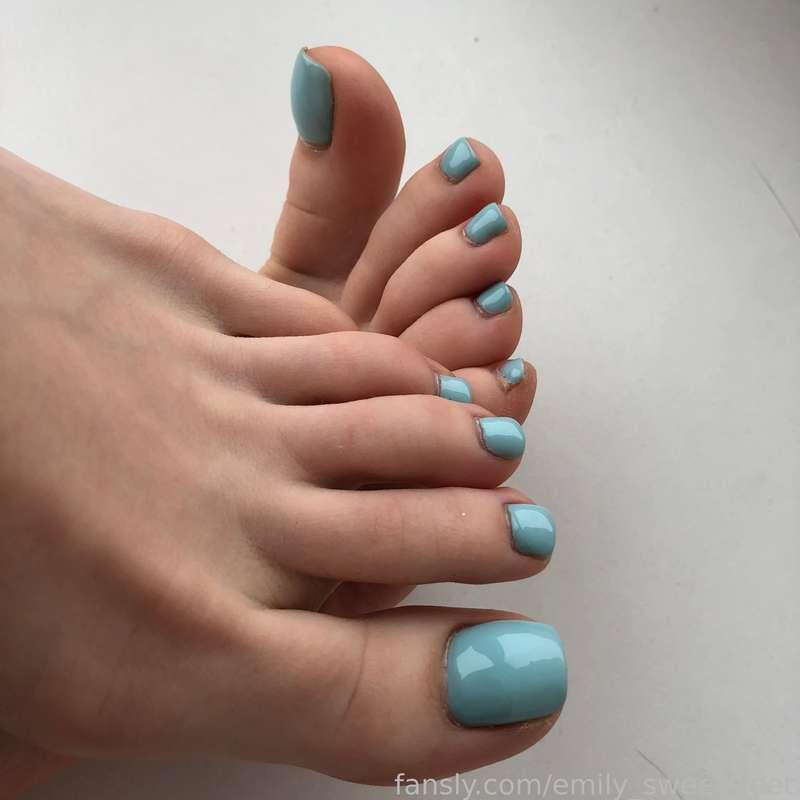 emily_sweet_feet image #5