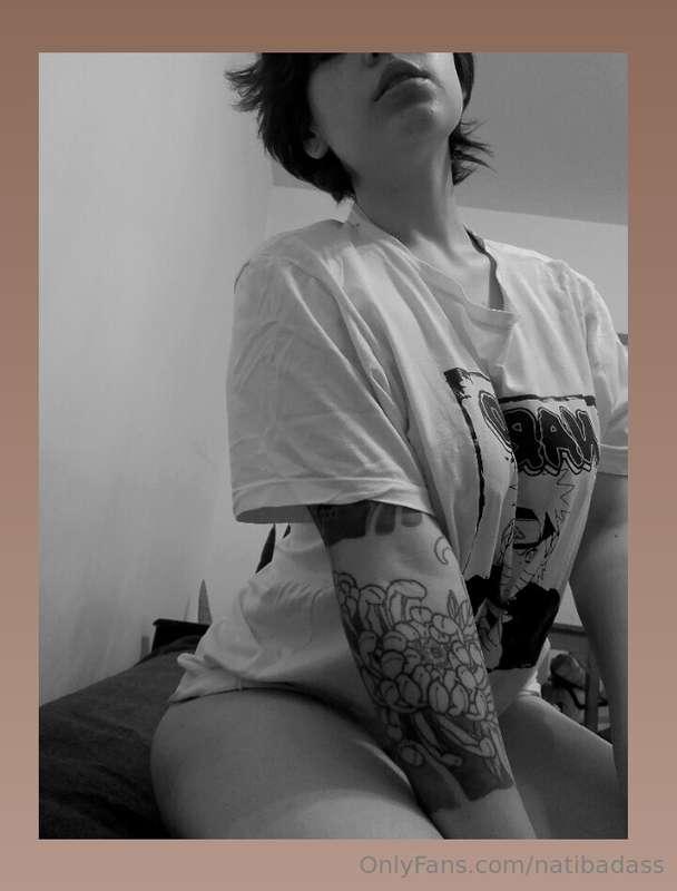 the bad habit of sleeping alone with a t-shirt hahahaha