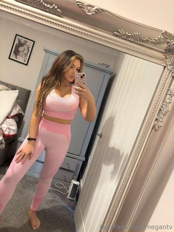 I love this cute work out outfit 💓
