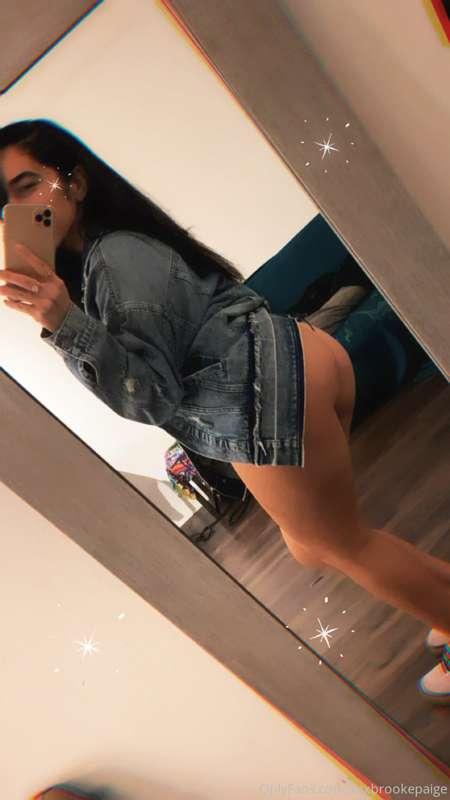 Don’t stare at my booty for to long 😈