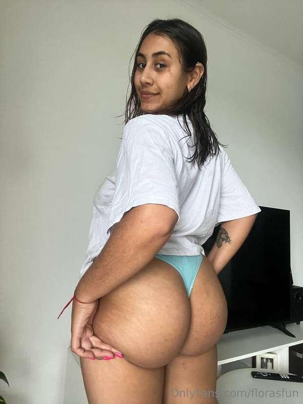 best natural ass on OF;) 