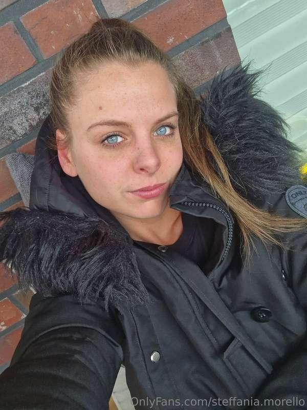 Ganz schön frisch wieder geworden draußen 🥰 Würdest du mich ..