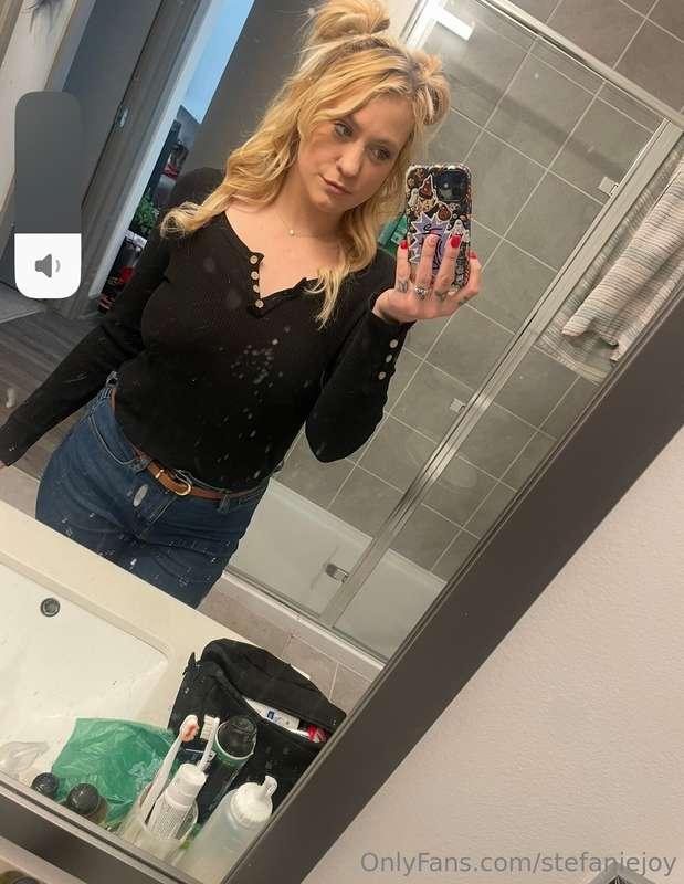 I know it’s summer but I love a good black long sleeve 