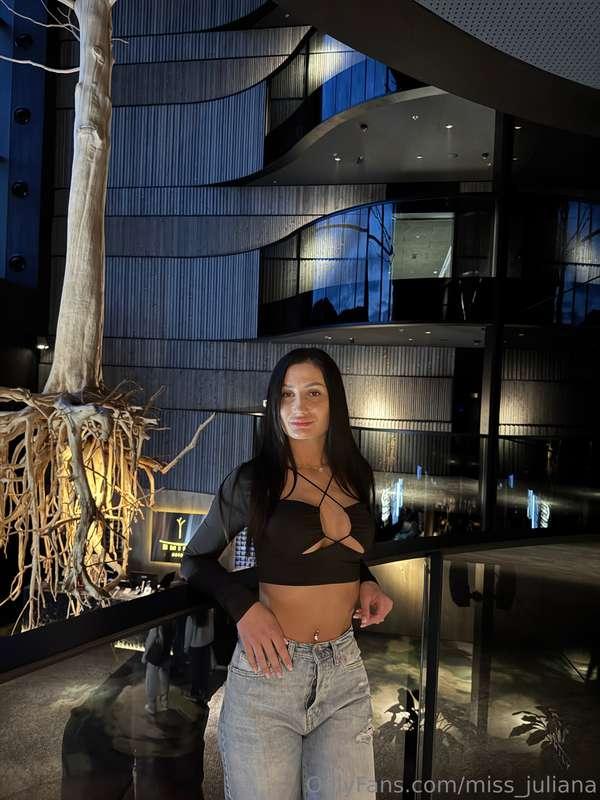 Are you sure you're looking me in the eyes?😈