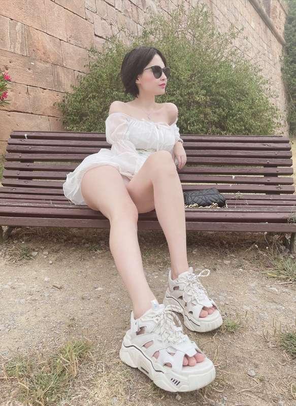I took some sneaky sexy pics in public while visiting a castle recently, you’ll see the best of this trip soon 