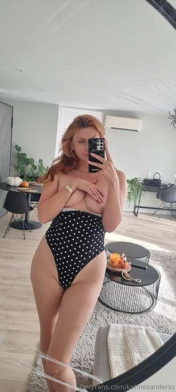 You can look at this MILF but no touch... unless I say so 😝💋..