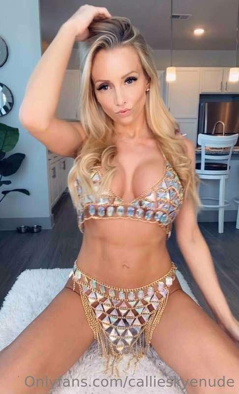 🎥: 💎🍭 Jeweled 2 Piece Eye Candy 💎🍭Check the video in your DM..