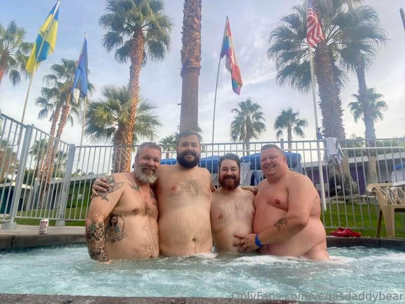 Fucking hot Hot Tub time with my guys!
Video coming soon 
@w..