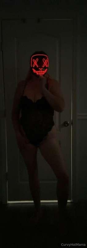 Who wants to get naughty with me!