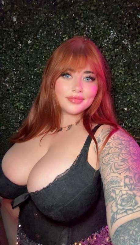 I’m going to pin you down and stick my tits in your mouth🥵🙊