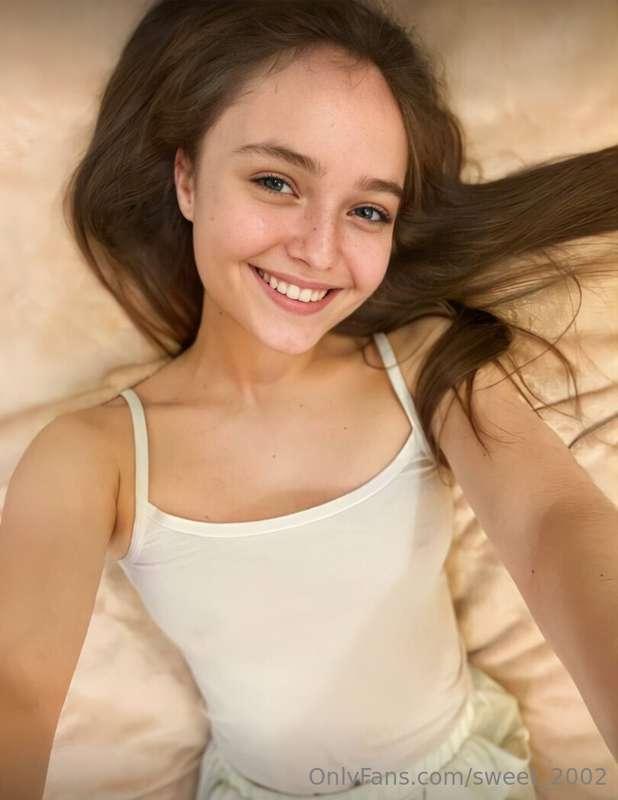 ## ADD THIS SINGLE CUTIE @danoria😏❤️🍭
NATURAL JUICY SHAPES👅 ..
