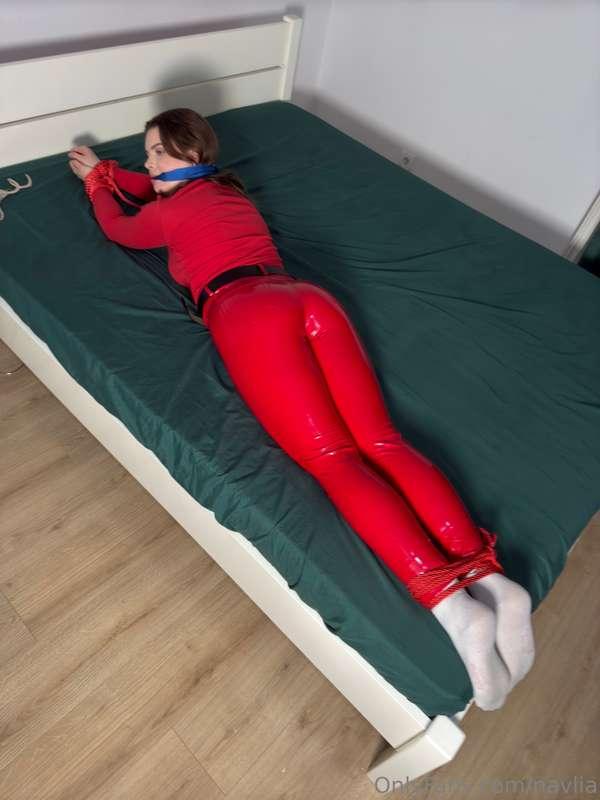 Tied up in red 💕